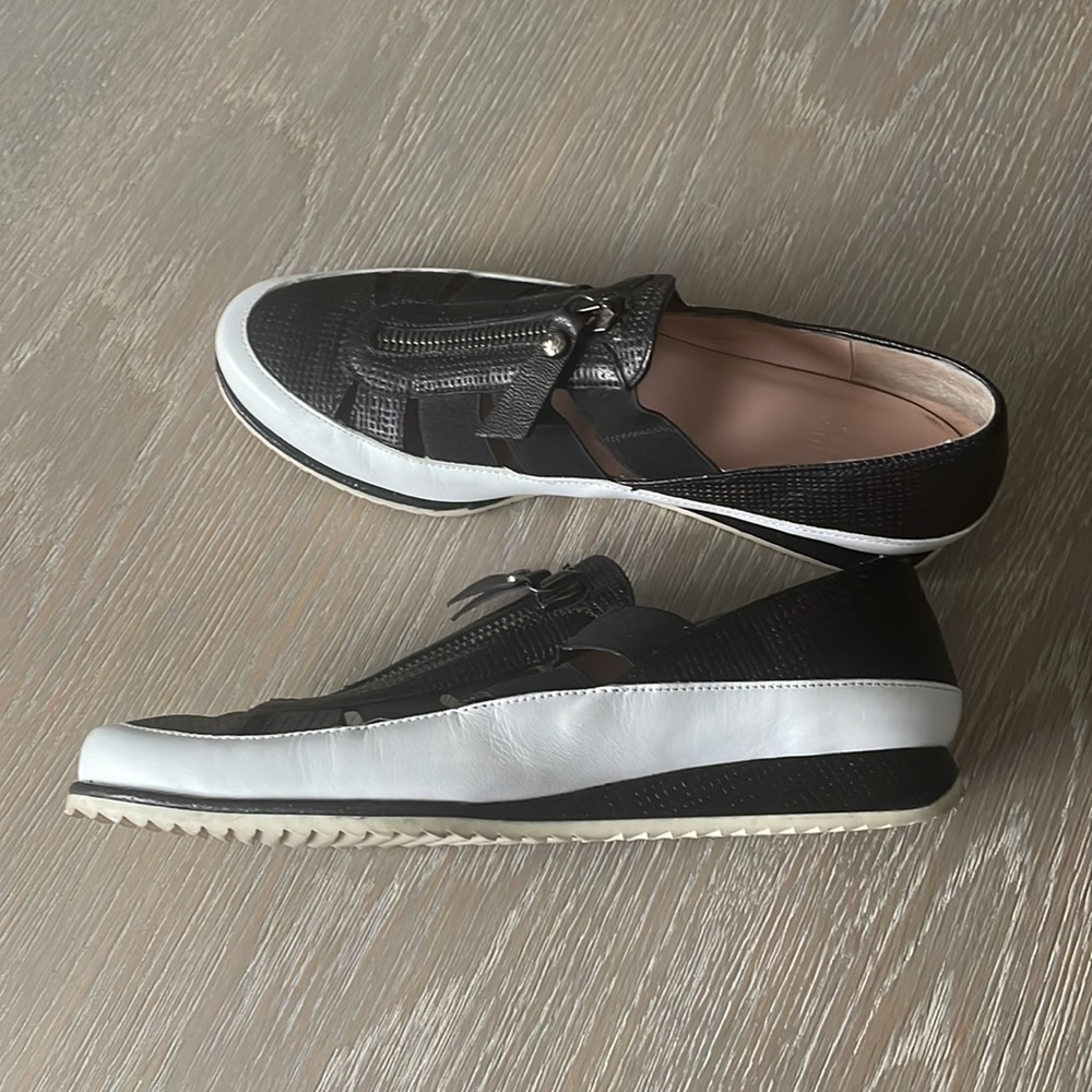 Stuart Weitzman Snickers, Size 9 - image 4